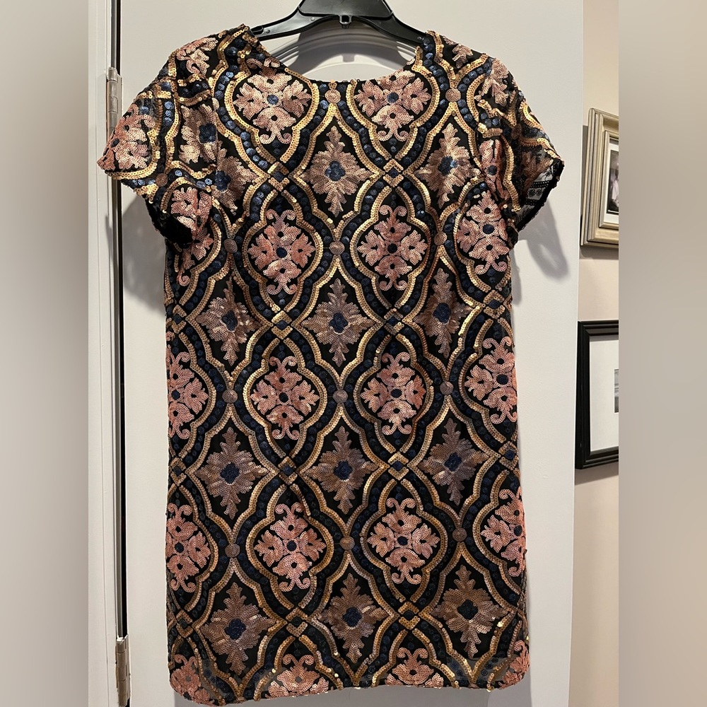 Short dress very low back